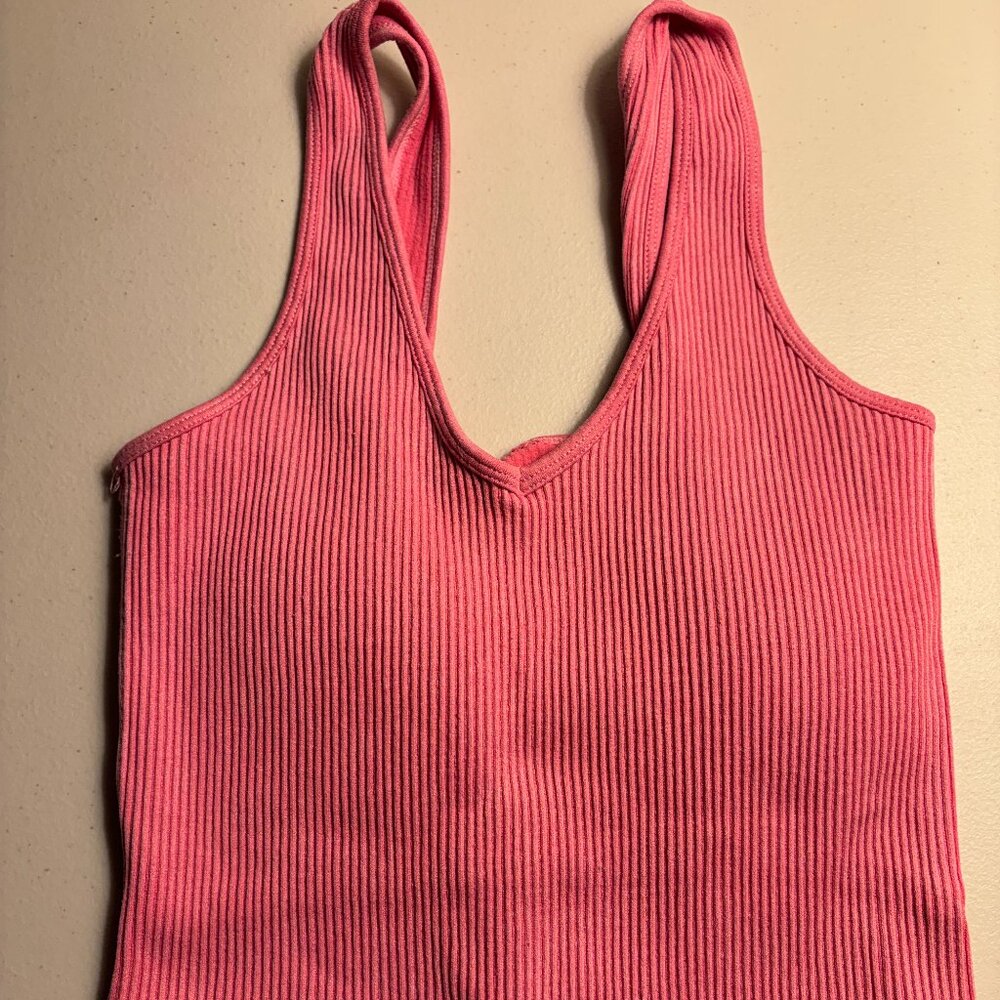 Set of FOUR Altar’d State Compression Ribbed Tank Top W/ Built In Bra - Picture 4 of 10